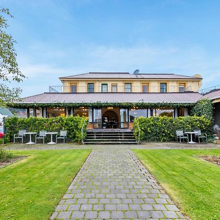 The Grand Hotel & Bar - Akaroa Exteriör bild