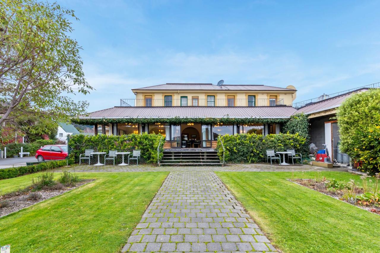 The Grand Hotel & Bar - Akaroa Exteriör bild