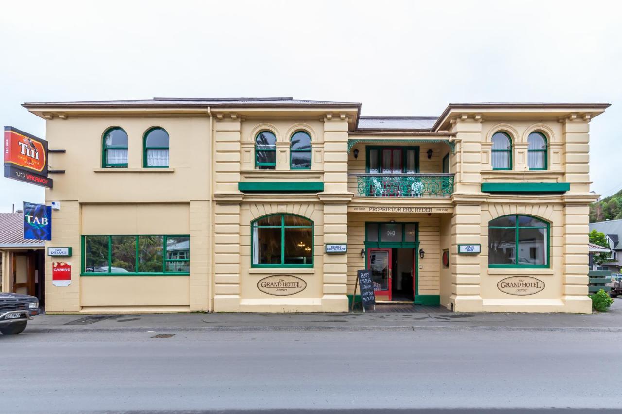 The Grand Hotel & Bar - Akaroa Exteriör bild