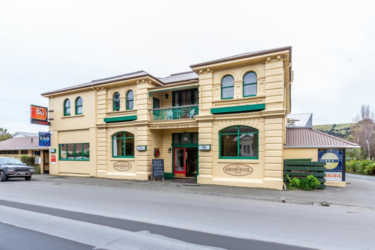 The Grand Hotel & Bar - Akaroa Exteriör bild