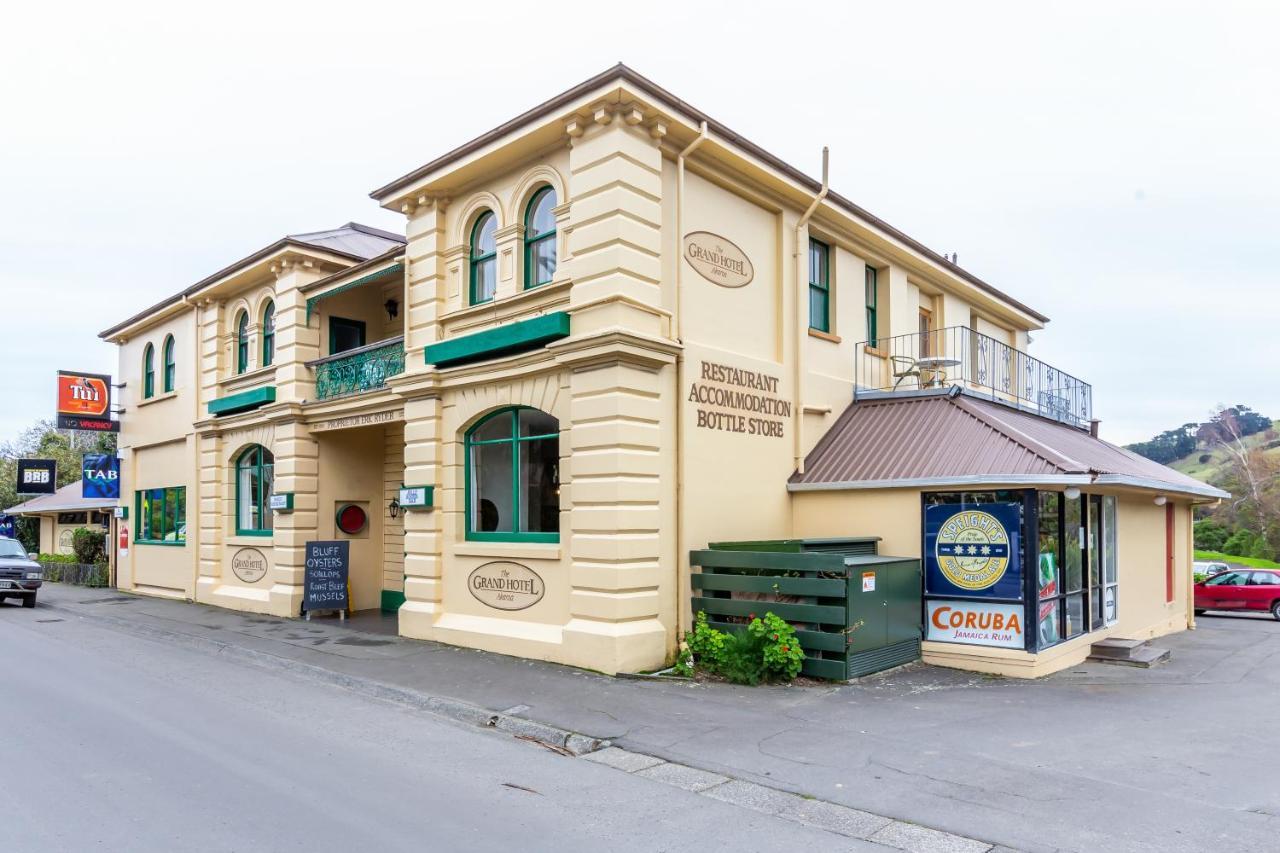 The Grand Hotel & Bar - Akaroa Exteriör bild